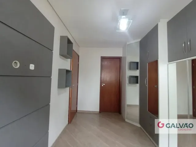 Apartamento 2 quartos e 1 banheiro, para alugar, no bairro Bacacheri em Curitiba