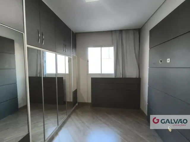 Apartamento 2 quartos e 1 banheiro, para alugar, no bairro Bacacheri em Curitiba