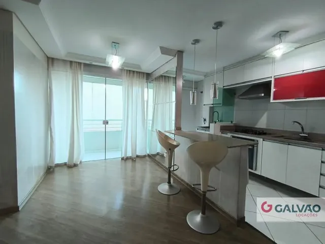 Apartamento 2 quartos e 1 banheiro, para alugar, no bairro Bacacheri em Curitiba