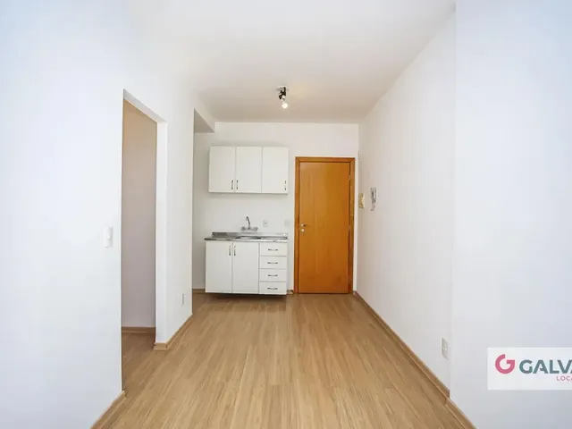Apartamento 1 quarto e 1 banheiro, para alugar, no bairro Centro em Curitiba