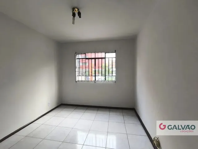 Apartamento 3 quartos e 2 banheiros, para alugar, no bairro Cabral em Curitiba