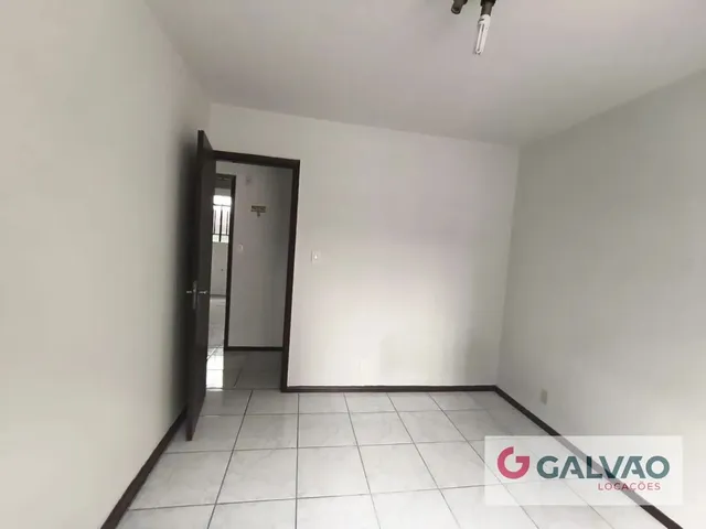 Apartamento 3 quartos e 2 banheiros, para alugar, no bairro Cabral em Curitiba