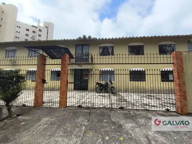 Apartamento 3 quartos e 2 banheiros, para alugar, no bairro Cabral em Curitiba