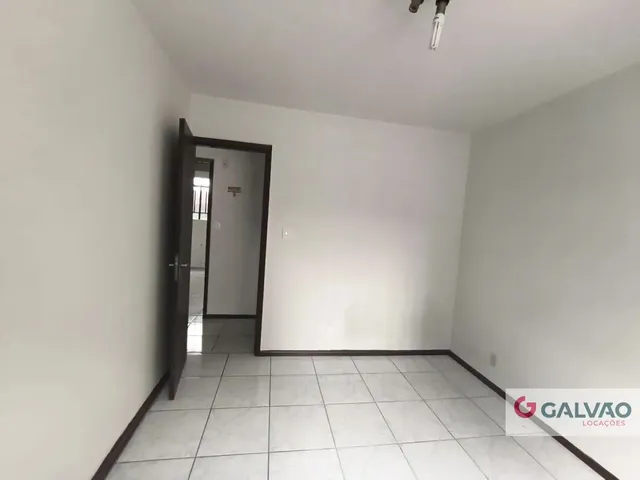 Apartamento 3 quartos e 2 banheiros, para alugar, no bairro Cabral em Curitiba