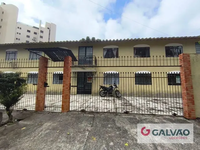 Apartamento 3 quartos e 2 banheiros, para alugar, no bairro Cabral em Curitiba
