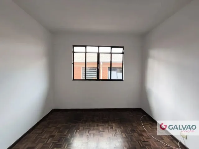 Apartamento 2 quartos e 1 banheiro, para alugar, no bairro Bom Retiro em Curitiba