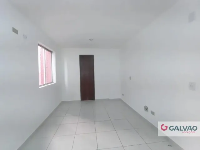 Apartamento 1 quarto e 1 banheiro, para alugar, no bairro Centro em Curitiba