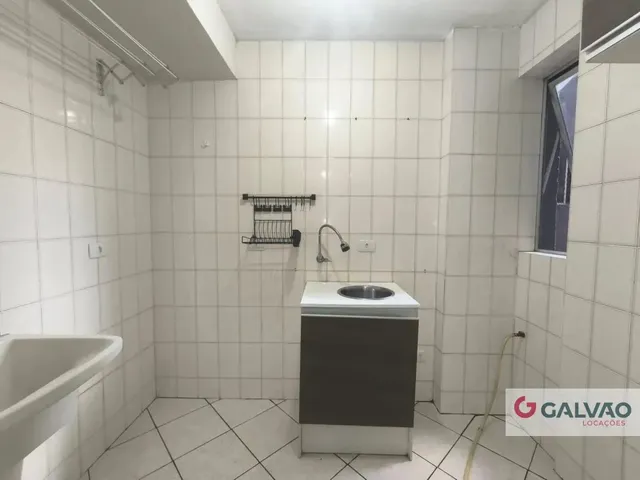 Apartamento 1 quarto e 1 banheiro, para alugar, no bairro Centro em Curitiba