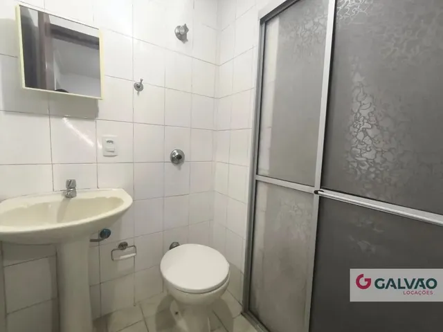 Apartamento 1 quarto e 1 banheiro, para alugar, no bairro Centro em Curitiba