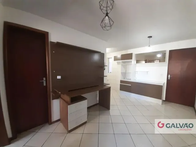 Apartamento 1 quarto e 1 banheiro, para alugar, no bairro Centro em Curitiba