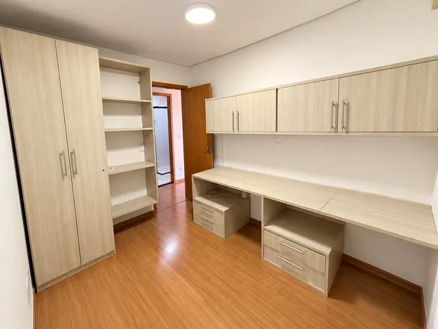 Apartamento com 118m² 3 quartos e 2 banheiros, para alugar, no bairro Jardim Monções em Londrina