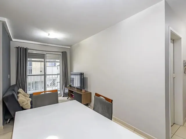 Apartamento 2 quartos e 1 banheiro, à venda, no bairro Campo Comprido em Curitiba