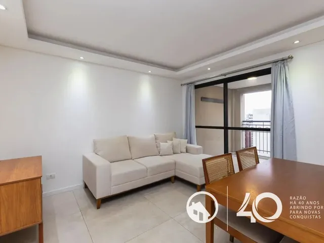 Apartamento 2 quartos e 1 banheiro, para alugar, no bairro Centro em Curitiba