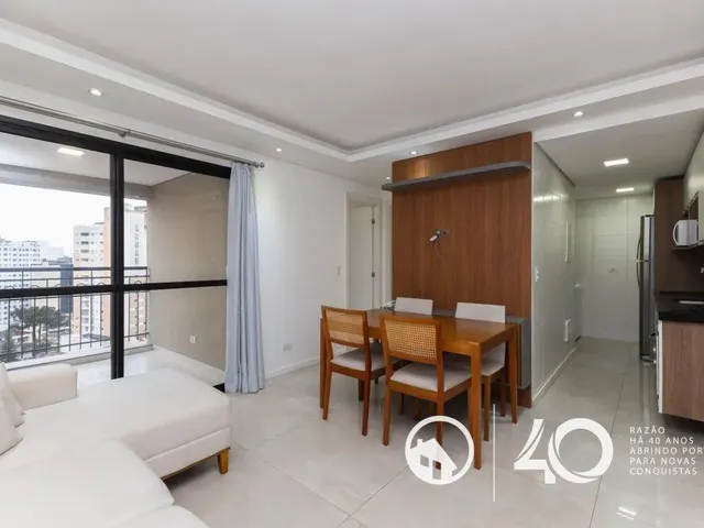 Apartamento 2 quartos e 1 banheiro, para alugar, no bairro Centro em Curitiba