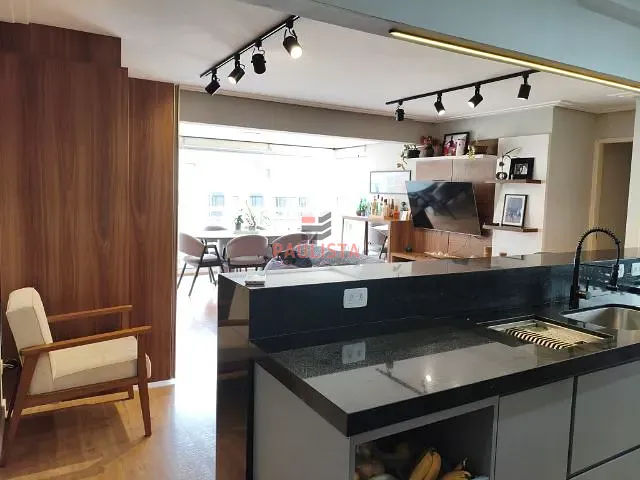 Apartamento 3 quartos e 3 banheiros, à venda, no bairro Chácara Inglesa em Rua Jaci