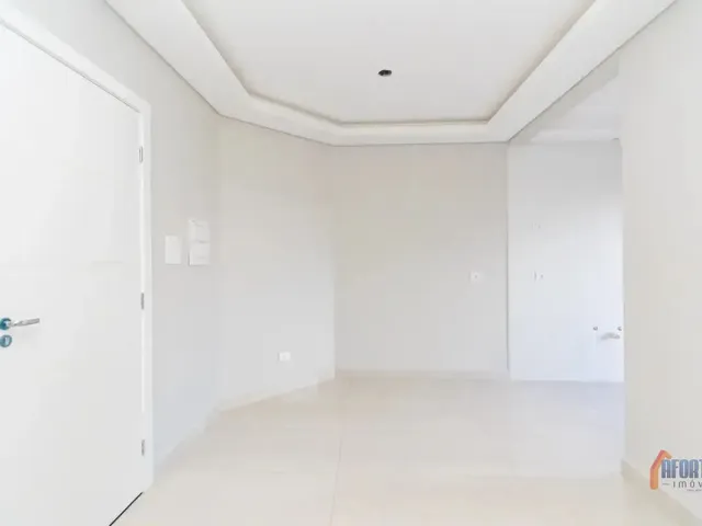 Apartamento 3 quartos e 1 banheiro, à venda, no bairro Pinheirinho em Curitiba