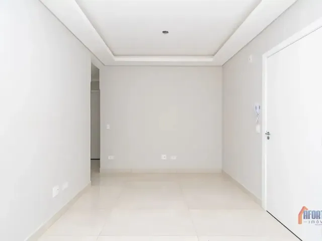 Apartamento 3 quartos e 1 banheiro, à venda, no bairro Pinheirinho em Curitiba