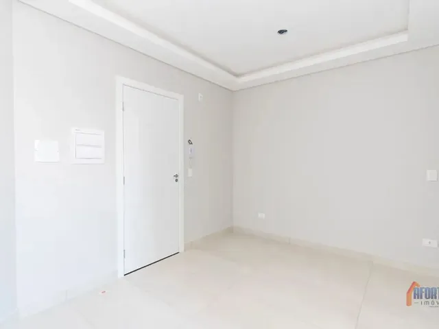 Apartamento 2 quartos e 1 banheiro, à venda, no bairro Pinheirinho em Curitiba