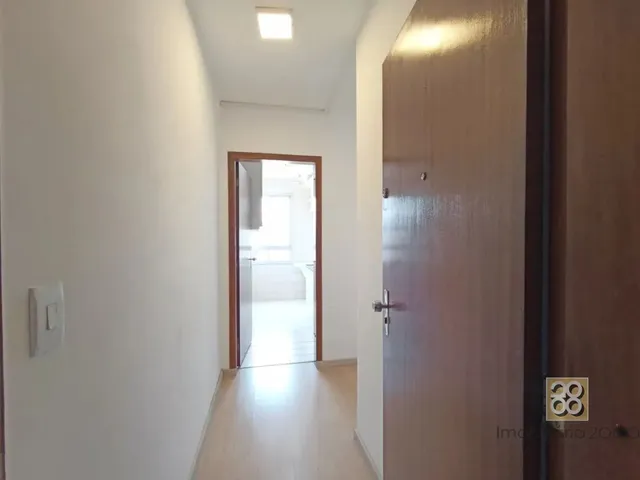 Apartamento 1 quarto e 1 banheiro, para alugar, no bairro Cristo Rei em Curitiba