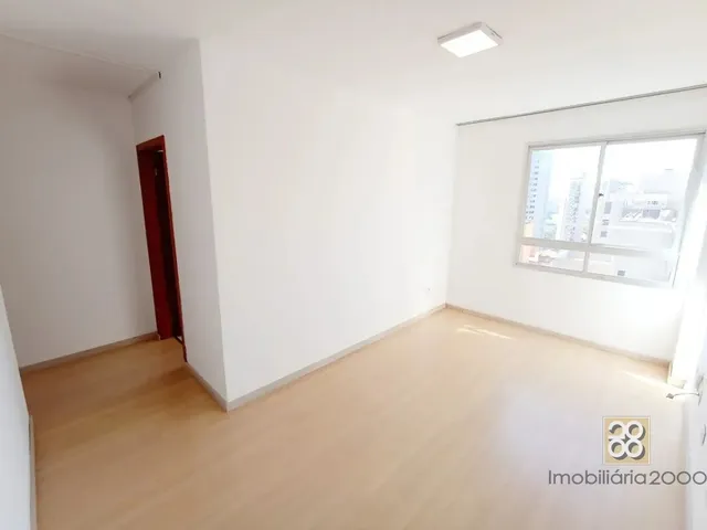 Apartamento 1 quarto e 1 banheiro, para alugar, no bairro Cristo Rei em Curitiba
