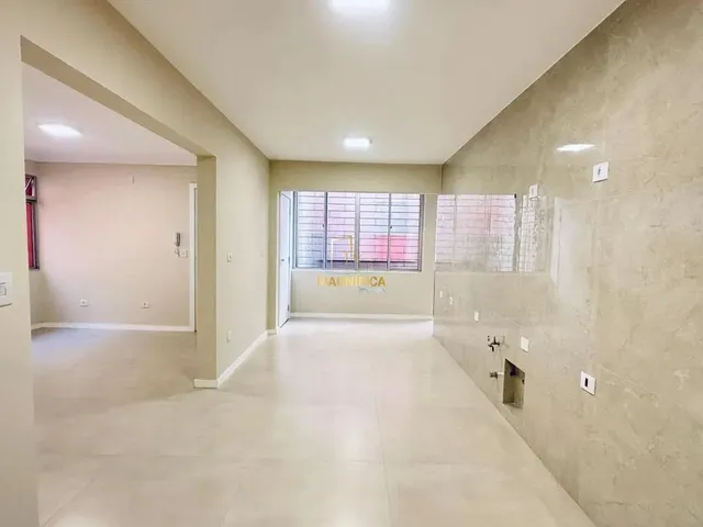 Apartamento 3 quartos e 2 banheiros, à venda, no bairro Hugo Lange em Curitiba
