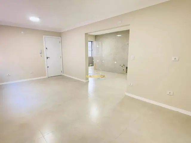 Apartamento 3 quartos e 2 banheiros, à venda, no bairro Hugo Lange em Curitiba