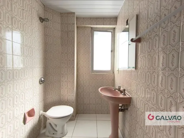 Apartamento 1 quarto e 1 banheiro, para alugar, no bairro Centro em Curitiba