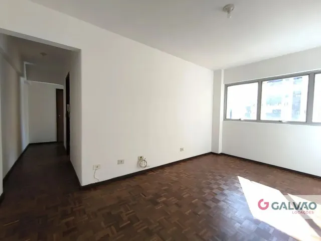 Apartamento 1 quarto e 1 banheiro, para alugar, no bairro Centro em Curitiba