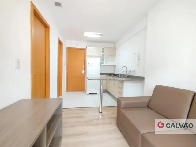 Apartamento 1 quarto e 1 banheiro, para alugar, no bairro Centro em Curitiba