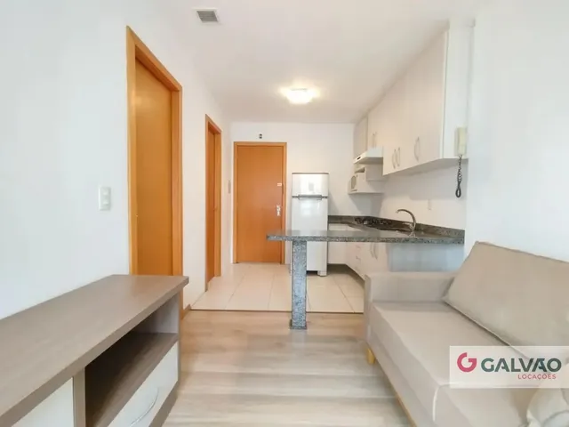 Apartamento 1 quarto e 1 banheiro, para alugar, no bairro Centro em Curitiba