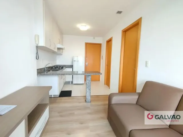 Apartamento 1 quarto e 1 banheiro, para alugar, no bairro Centro em Curitiba