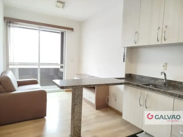 Apartamento 1 quarto e 1 banheiro, para alugar, no bairro Centro em Curitiba