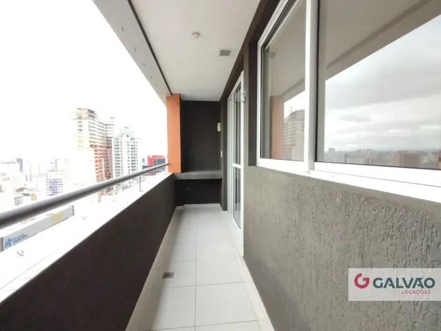 Apartamento 1 quarto e 1 banheiro, para alugar, no bairro Centro em Curitiba
