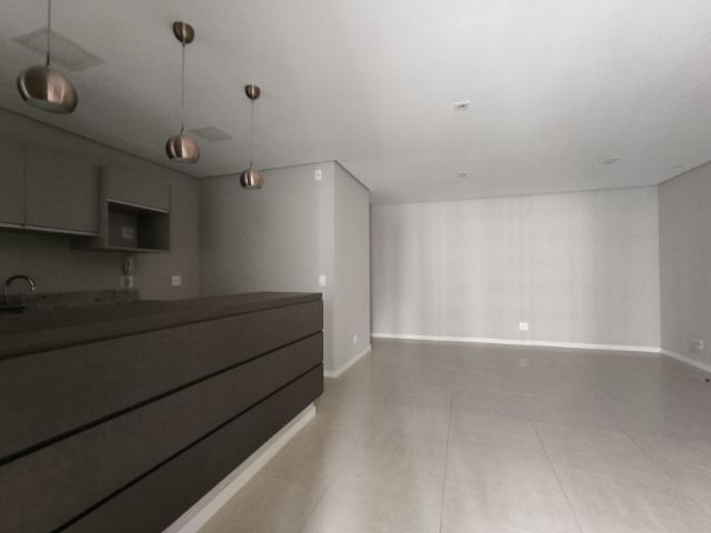 Apartamento 2 quartos e 3 banheiros, para alugar, no bairro Gleba Palhano em Londrina