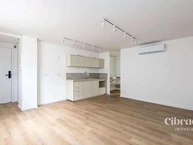 Apartamento 1 quarto e 1 banheiro, para alugar, no bairro Centro Cívico em Curitiba