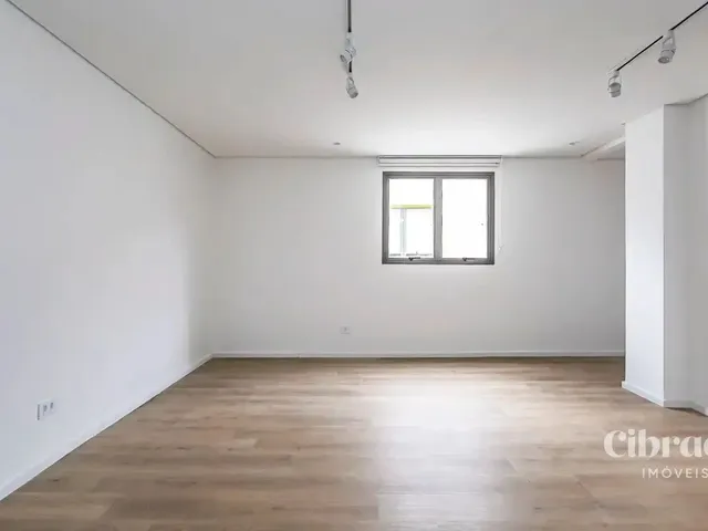 Apartamento 1 quarto e 1 banheiro, para alugar, no bairro Centro Cívico em Curitiba