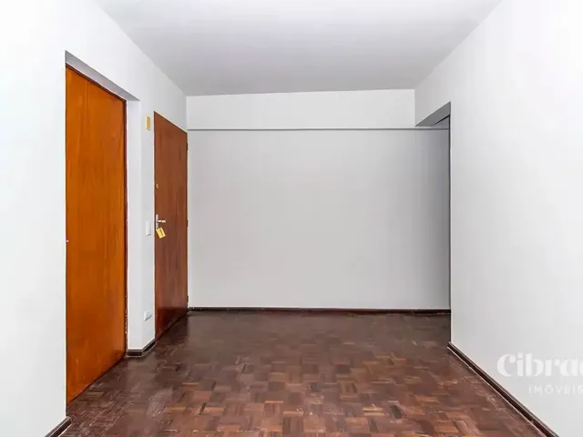 Apartamento 1 quarto e 1 banheiro, para alugar, no bairro Centro em Curitiba