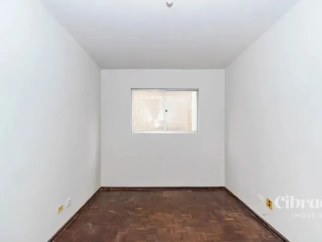 Apartamento 1 quarto e 1 banheiro, para alugar, no bairro Centro em Curitiba