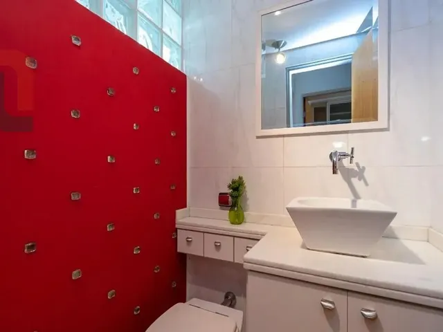 Apartamento 2 quartos e 2 banheiros, para alugar, no bairro Centro Cívico em Curitiba