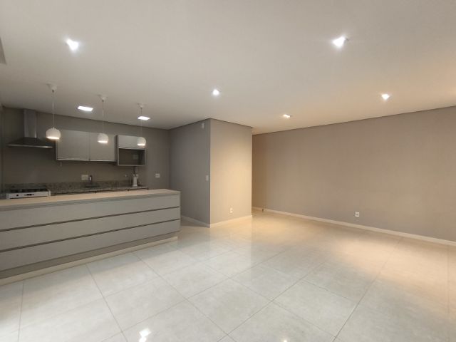 Apartamento 2 quartos e 3 banheiros, para alugar, no bairro Gleba Palhano em Londrina