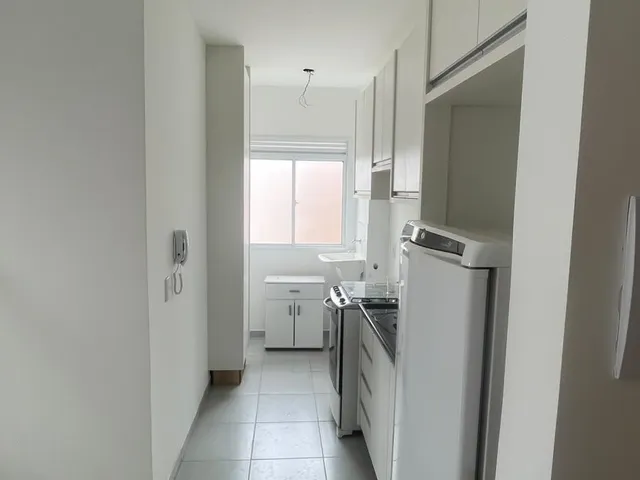 Apartamento com 68m² 2 quartos e 1 banheiro, para alugar, no bairro Califórnia em Londrina
