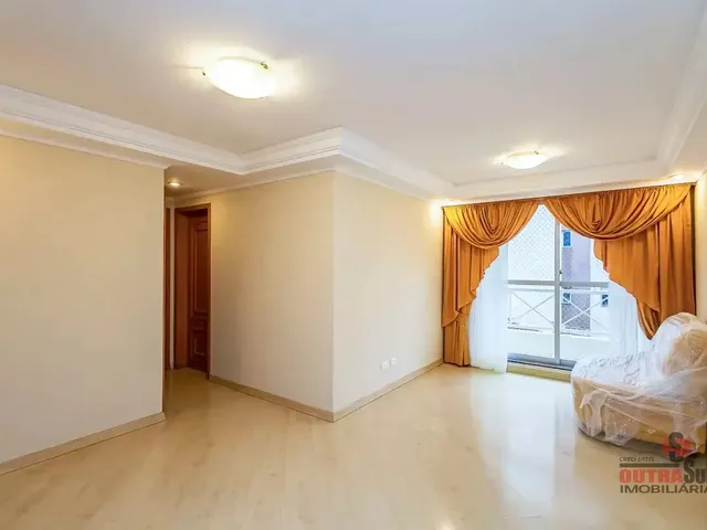 Apartamento 2 quartos e 1 banheiro, para alugar, no bairro Novo Mundo em Curitiba