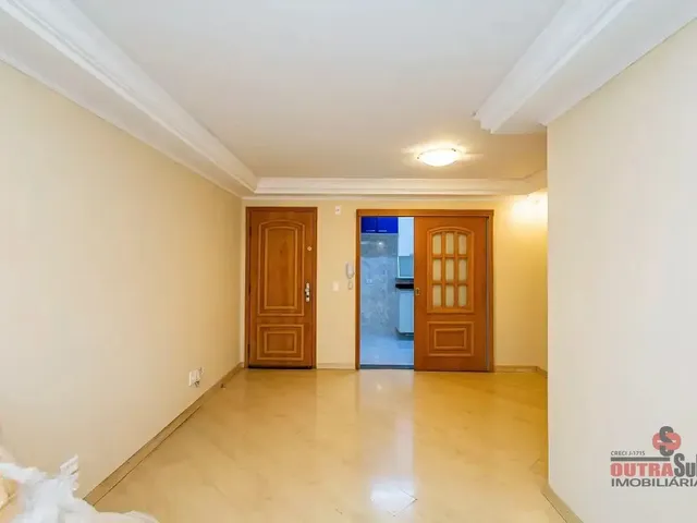 Apartamento 2 quartos e 1 banheiro, para alugar, no bairro Novo Mundo em Curitiba