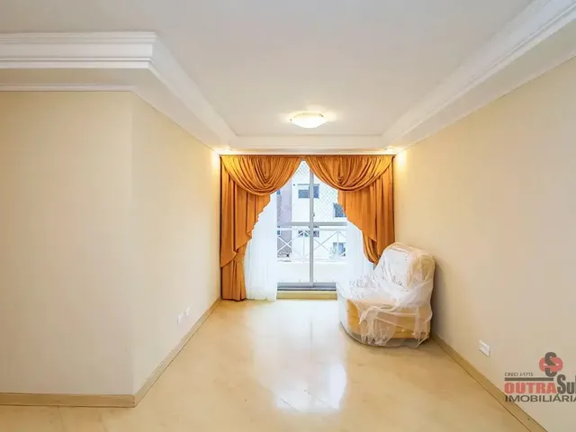 Apartamento 2 quartos e 1 banheiro, para alugar, no bairro Novo Mundo em Curitiba