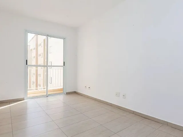 Apartamento 2 quartos e 2 banheiros, para alugar, no bairro Tingui em Curitiba