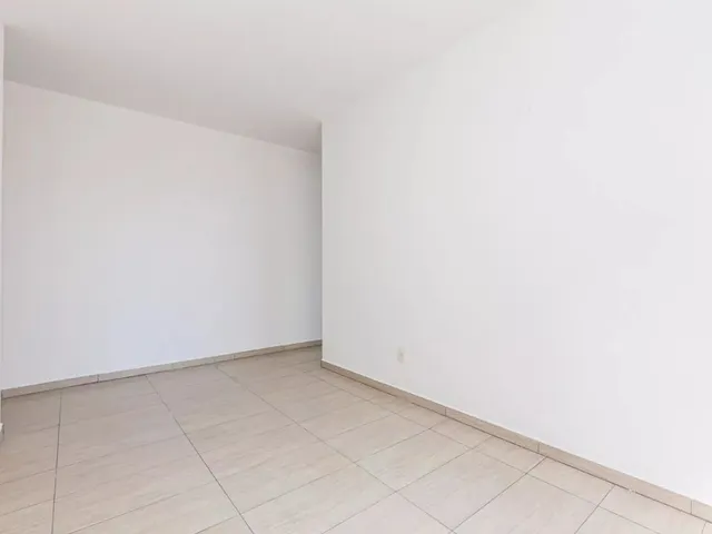 Apartamento 2 quartos e 2 banheiros, para alugar, no bairro Tingui em Curitiba