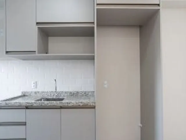 Apartamento 2 quartos e 2 banheiros, para alugar, no bairro Aurora em Londrina