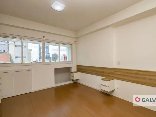 Apartamento 1 quarto e 1 banheiro, para alugar, no bairro Centro em Curitiba