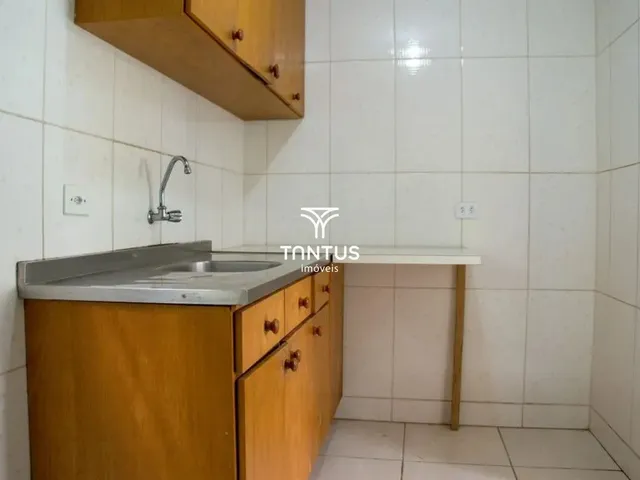 Apartamento 2 quartos e 1 banheiro, para alugar, no bairro Cajuru em Curitiba
