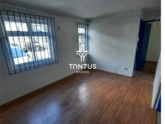 Apartamento 2 quartos e 1 banheiro, para alugar, no bairro Cajuru em Curitiba